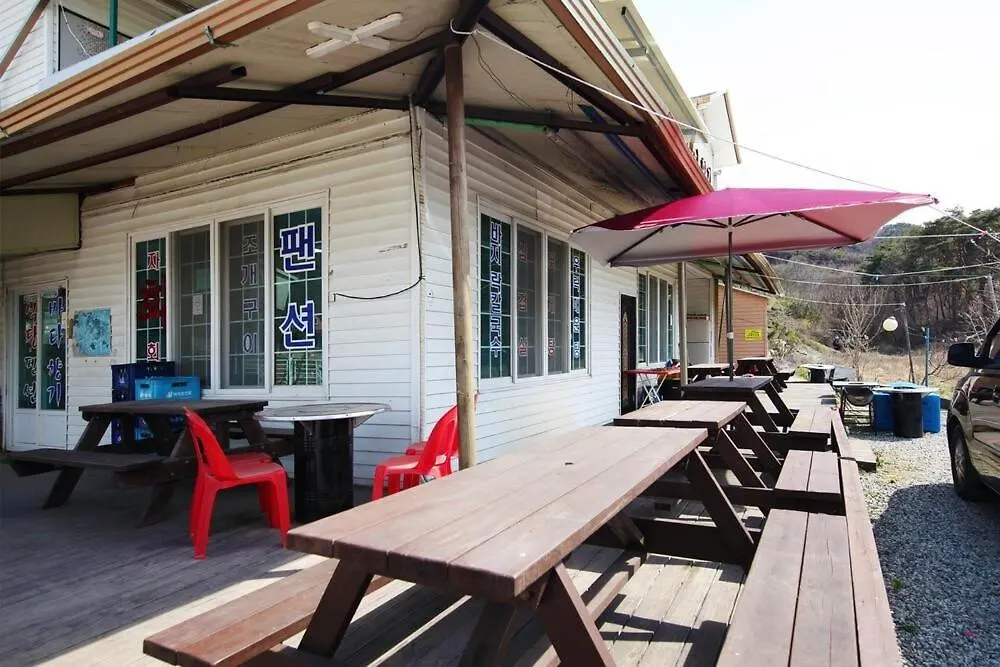 Incheon Dukjukdo Bada Hyangi Pension 인천 덕적도바다향기펜션 Holiday home