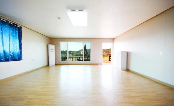 Incheon Dukjukdo Bada Hyangi Pension 인천 덕적도바다향기펜션 Holiday home