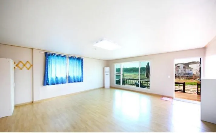 Holiday home Incheon Dukjukdo Bada Hyangi Pension 인천 덕적도바다향기펜션